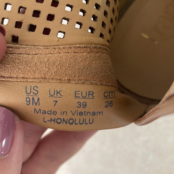 Franco Sarto Leather Honolulu Sandal - Picture 10 of 11